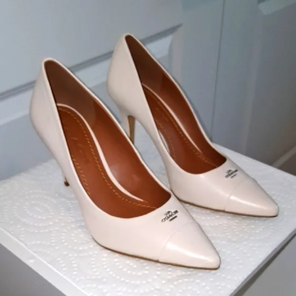 Coach Women's Cream Pointed Toe Heels