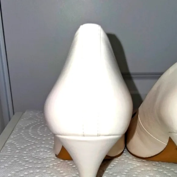 Coach Women's Cream Pointed Toe Heels