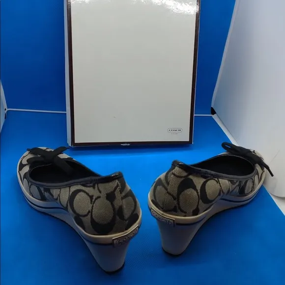 Coach Women's Diaz Classic Print Bow Wedge Heels Shoes 6B Black