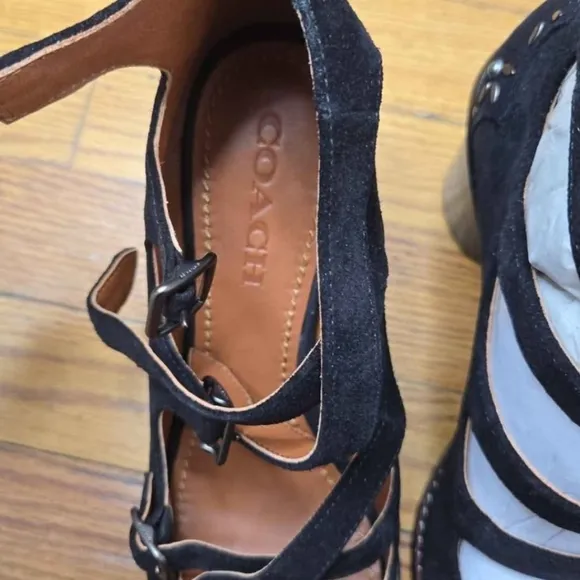 COACHElegant Black Heels