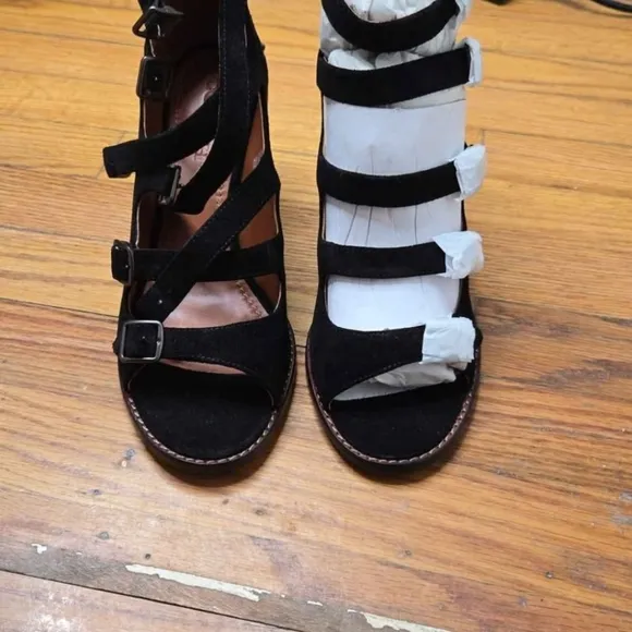 COACHElegant Black Heels