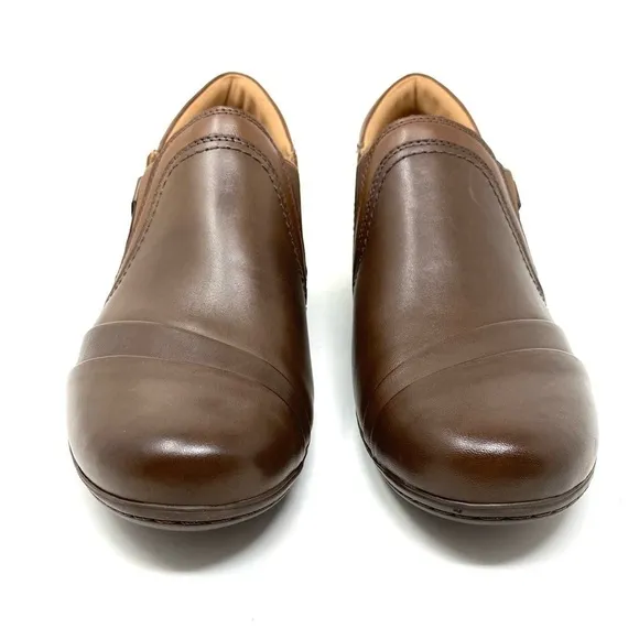 COBB HILL WOMEN'S LAUREL SLIP-ON SHOE Brown Leather