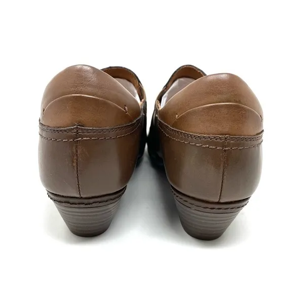 COBB HILL WOMEN'S LAUREL SLIP-ON SHOE Brown Leather