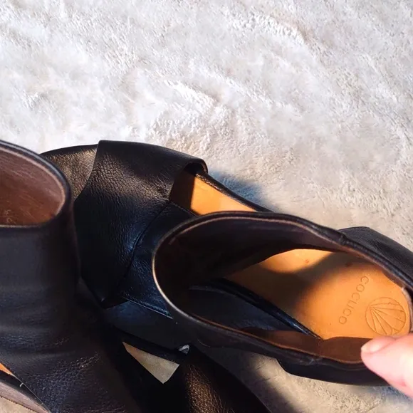 Coclico Mind Cutout Cork Wedge Zip-Back Black Leather Sandals Size 38.5 EUC