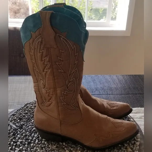 Coconut Cinamaron Cowboy Boots