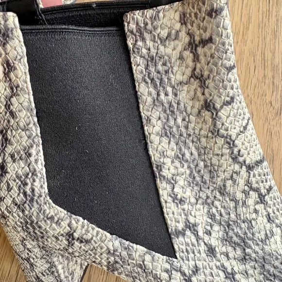 COLE HAAN $220 Nitasha Python Snakeskin Print Ankle Boots, Leather Booties SZ 9B