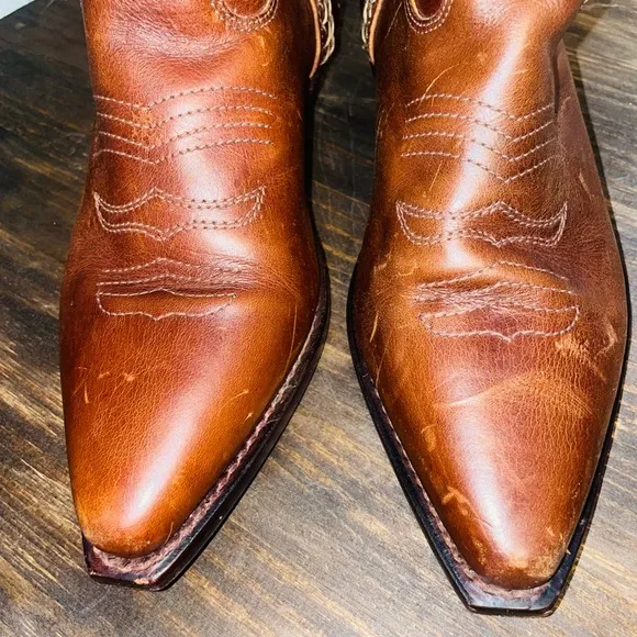 Cole Haan Country Boots size 8.