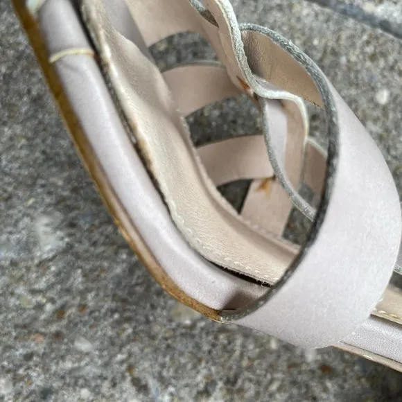 Colin Stuart Beige Strapy Sandal Heels 8