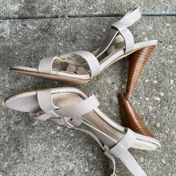Colin Stuart Beige Strapy Sandal Heels 8
