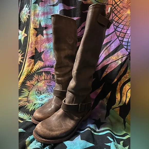 Contra distressed Freebird boots Size 8