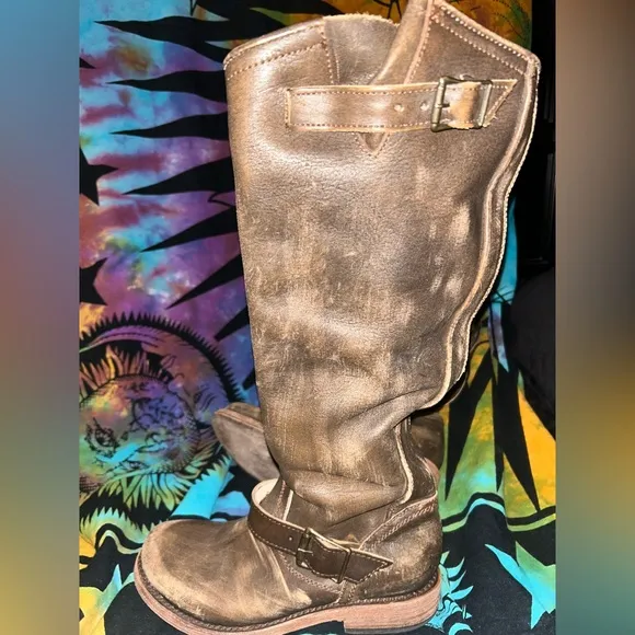 Contra distressed Freebird boots Size 8