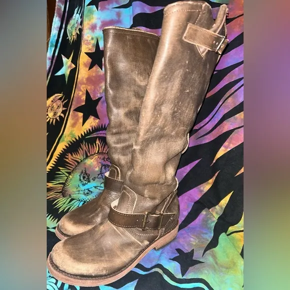 Contra distressed Freebird boots Size 8