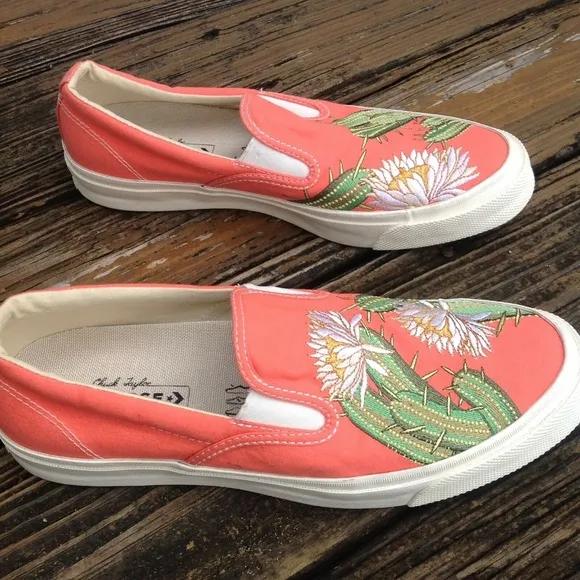 Converse All Star 7 Chuck Taylor Floral Embroider 10 Unisex Shoes Cactus Sample