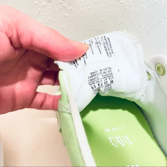 Converse All Star Hyper Green Low Top Unisex Sneakers Size 5.5 NEW