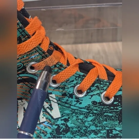 Converse Aquaman Sneakers Men's Size 10.5  All Over Print Dead Stock Late 2000s