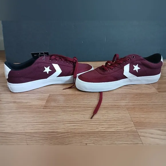 Converse Dark Burgundy Unisex Sneakers/ New in Box / Men 8.5 or Women 10
