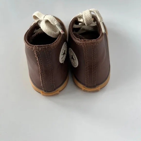 Converse Kids Unisex Leather Chuck Taylor All Star High Top Sneakers size 8