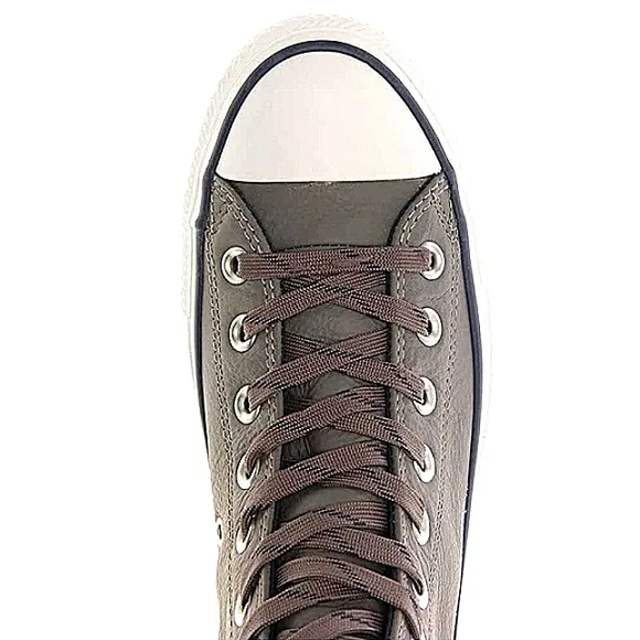 CONVERSE Leather All Star Chuck Taylor High Top Sneakers EUC