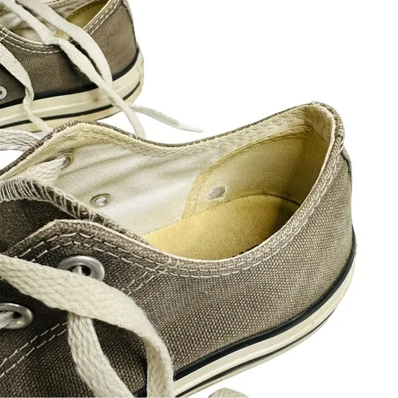 Converse Low Top Chuck Taylor Unisex Gray Sneakers Size Women’s 6 Men’s 4