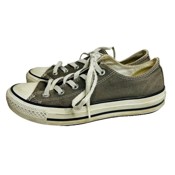 Converse Low Top Chuck Taylor Unisex Gray Sneakers Size Women’s 6 Men’s 4