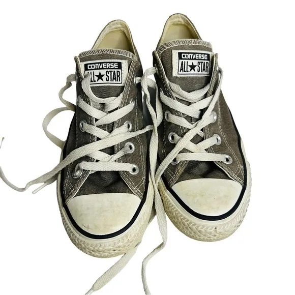 Converse Low Top Chuck Taylor Unisex Gray Sneakers Size Women’s 6 Men’s 4
