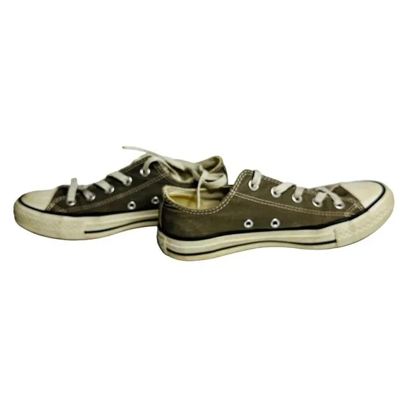 Converse Low Top Chuck Taylor Unisex Gray Sneakers Size Women’s 6 Men’s 4
