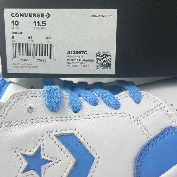 Converse Men’s White and Blue Sneakers A12867CWEAPON OXWHITE/LT BLUE/WHITE