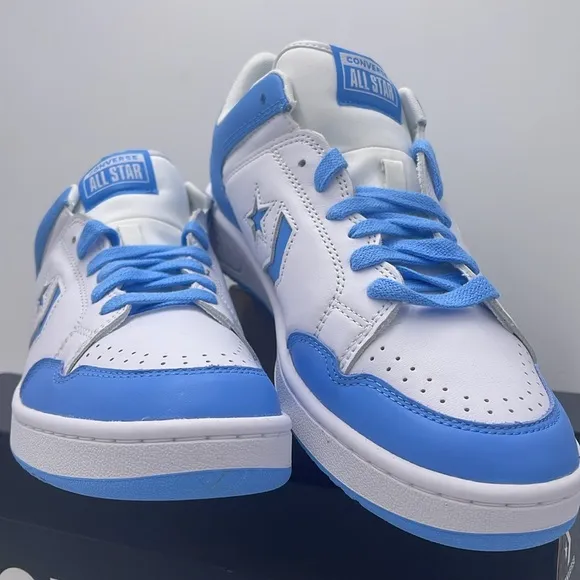 Converse Men’s White and Blue Sneakers A12867CWEAPON OXWHITE/LT BLUE/WHITE