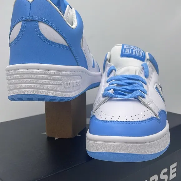 Converse Men’s White and Blue Sneakers A12867CWEAPON OXWHITE/LT BLUE/WHITE