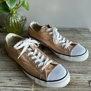 Converse sneakers size 10.5 great condition