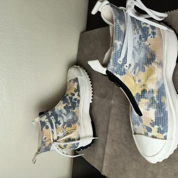 Converse Tie-Dye High-Top Sneakers Unisex Men's 7 /Women's 8.5