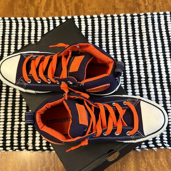 CONVERSE unisex All Star Chuck Taylor Street Mid Shoe in Dozar Blue