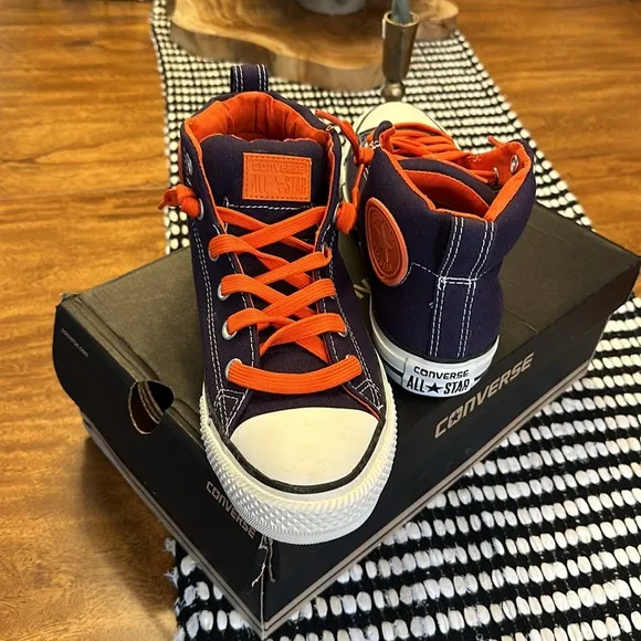 CONVERSE unisex All Star Chuck Taylor Street Mid Shoe in Dozar Blue