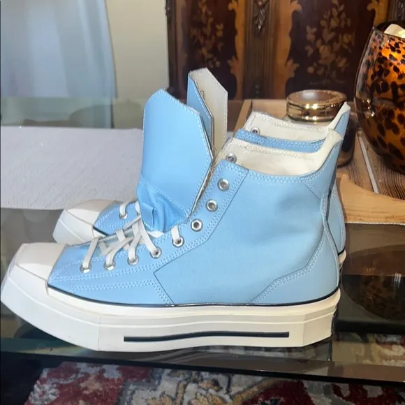 CONVERSE   Unisex, sky Blue High-Top Platform Sneakers, NEW💖, size11.