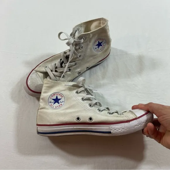 Converse White Hightop Sneakers Women’s 3 lace up tennis shoes unisex