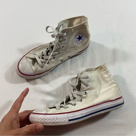 Converse White Hightop Sneakers Women’s 3 lace up tennis shoes unisex
