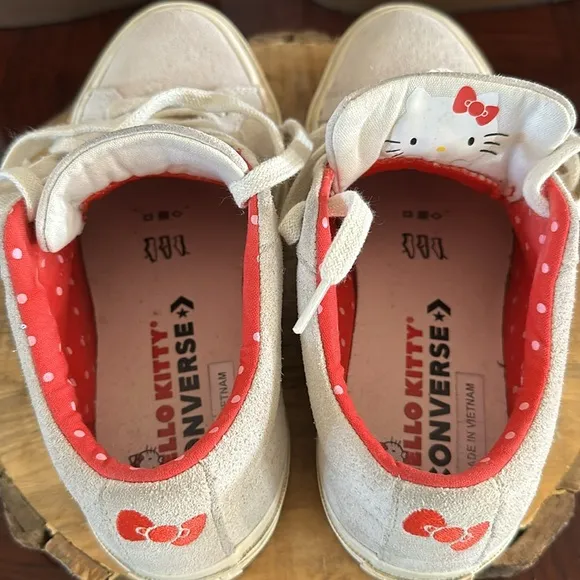 Converse X Hello Kitty Unisex One Star Sneaker
