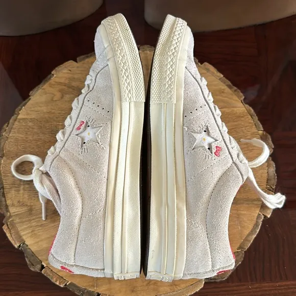 Converse X Hello Kitty Unisex One Star Sneaker