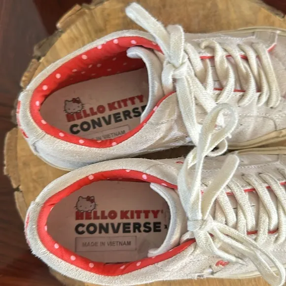 Converse X Hello Kitty Unisex One Star Sneaker