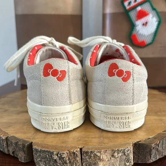 Converse X Hello Kitty Unisex One Star Sneaker