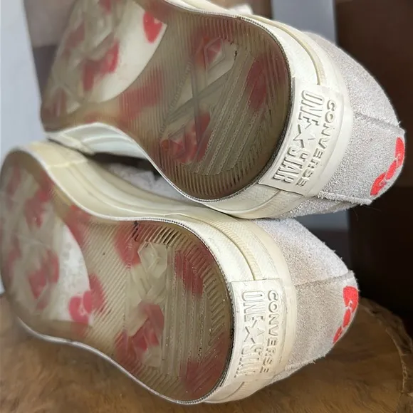 Converse X Hello Kitty Unisex One Star Sneaker