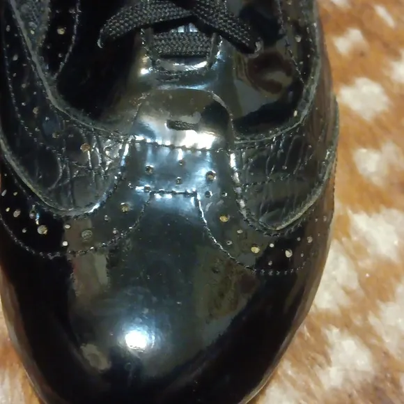COPY - Louis Vuitton Burgundy Patent Leather Lace-Up Wingtip Flats Shoes, Size 9