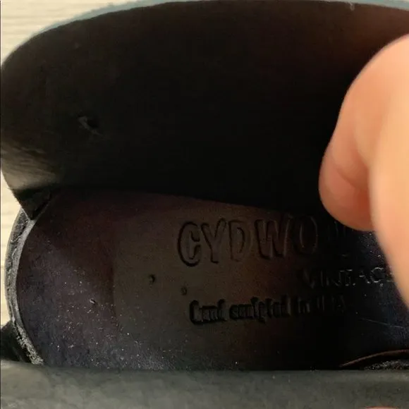 CYDWOQ Boomerang Hand Made Lagenlook Leather Open Toe Heels