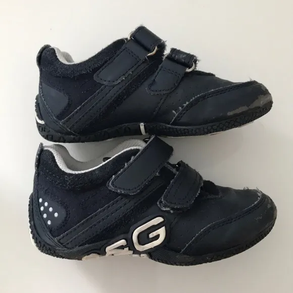 D&amp;G Junior Navy Sneakers Size 25