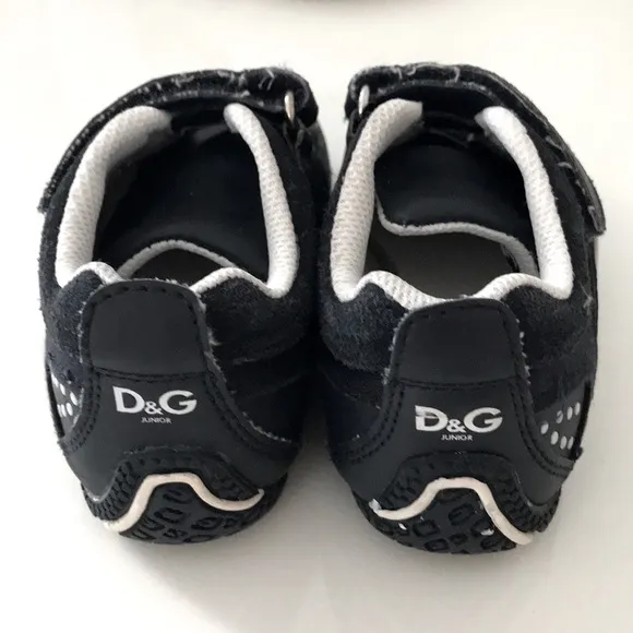 D&amp;G Junior Navy Sneakers Size 25