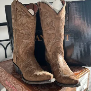 Dan post boots