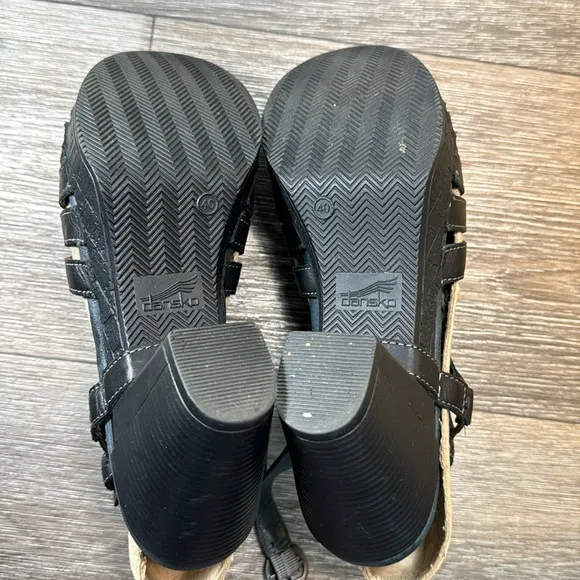 Dansko black leather sandals woman’s size 40 (d61)