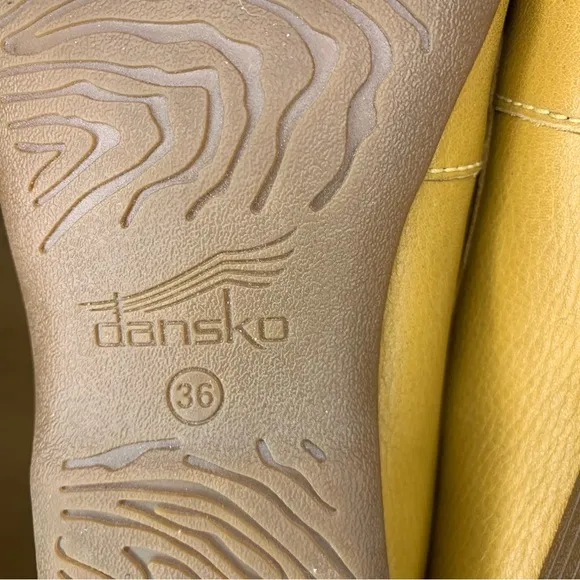 Dansko Lorri Women's Flat Shoes Wheat Tumbled - Size 36