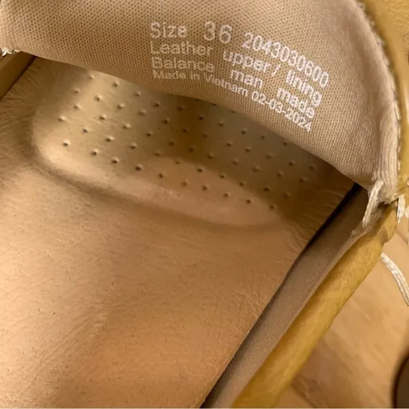 Dansko Lorri Women's Flat Shoes Wheat Tumbled - Size 36