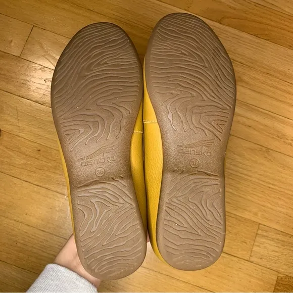 Dansko Lorri Women's Flat Shoes Wheat Tumbled - Size 36
